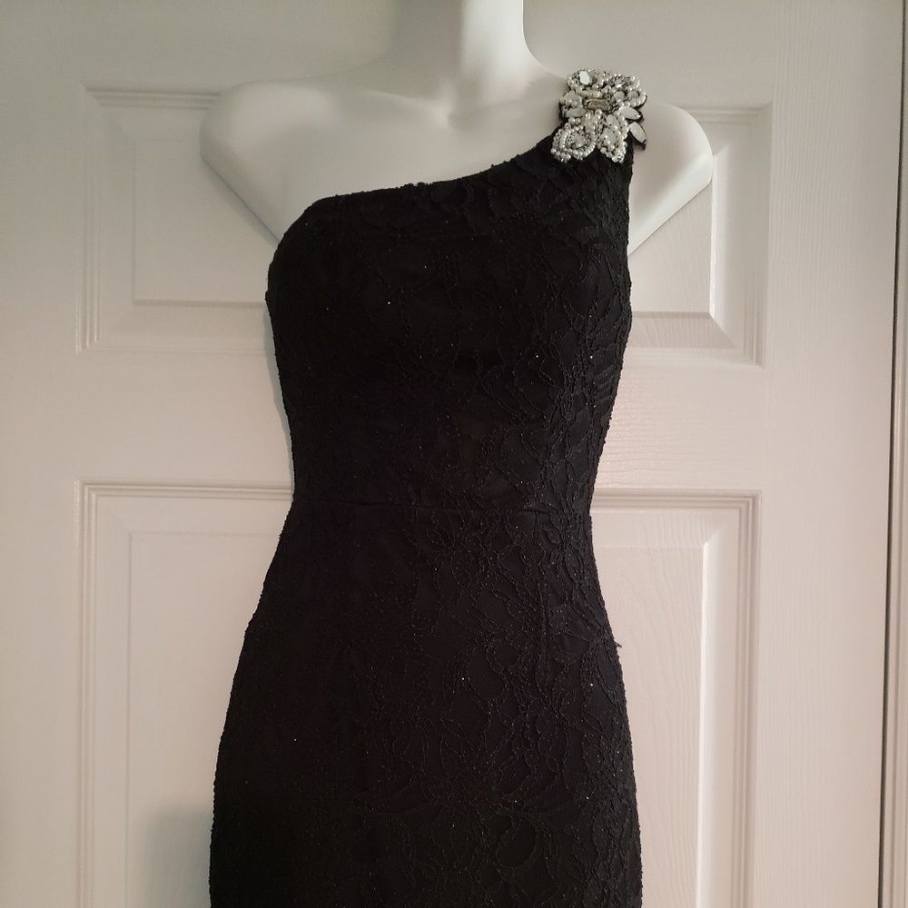 Short black one shoulder dress